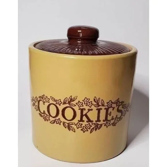 Vintage Monmouth Pottery Cookie Jar - Picture 9 of 10